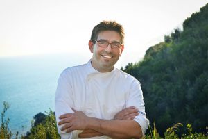 Lo chef del ristorante Faro di Capo d'Orso, Pierfranco Ferrara