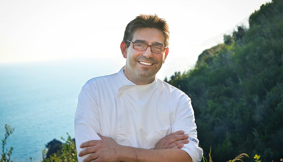 Lo chef del ristorante Faro di Capo d'Orso, Pierfranco Ferrara