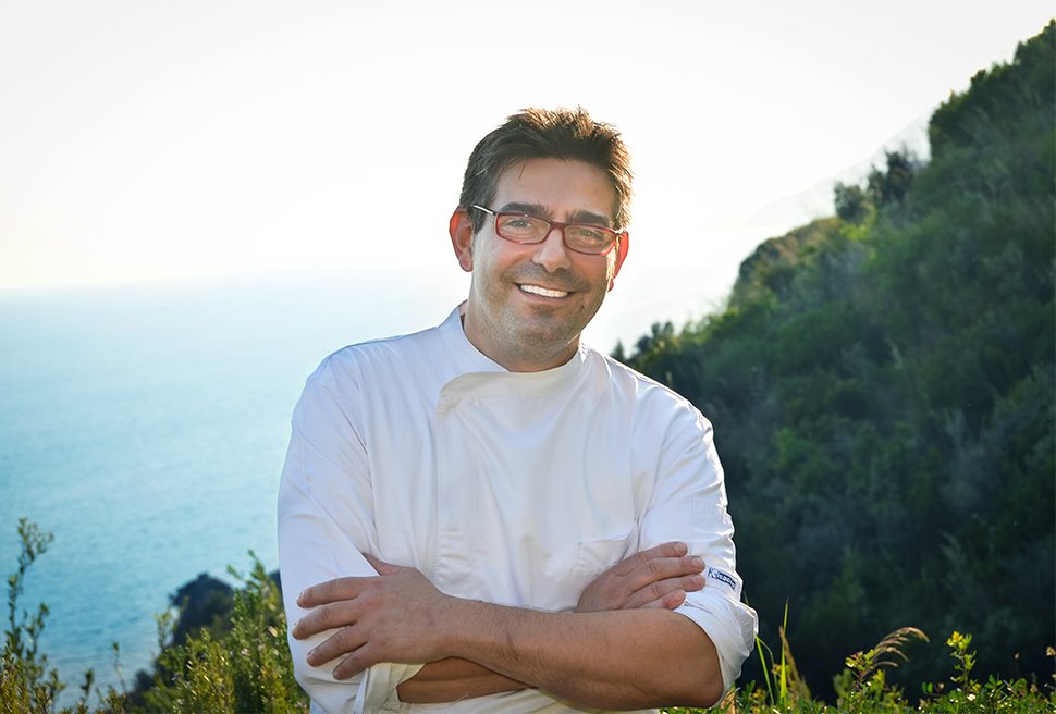 Lo chef del ristorante Faro di Capo d'Orso, Pierfranco Ferrara
