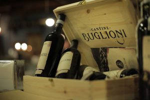 Bottiglie di Amarone Buglioni in una cassetta di legno