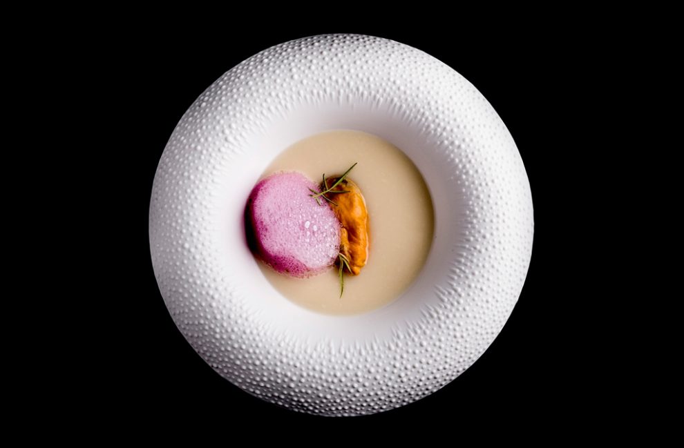 Cozze Nieddittas, crema di pane fritto e nuvola di aceto di shiso